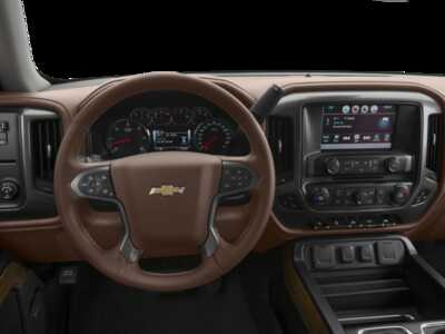 2018 Chevrolet 1500 Crew Cab, $34995.0. Photo 4