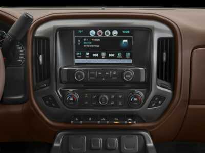 2018 Chevrolet 1500 Crew Cab, $34995.0. Photo 7