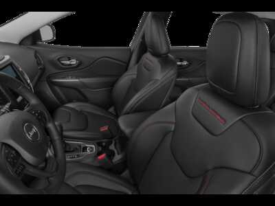 2019 Jeep Cherokee, $9995.0. Photo 6