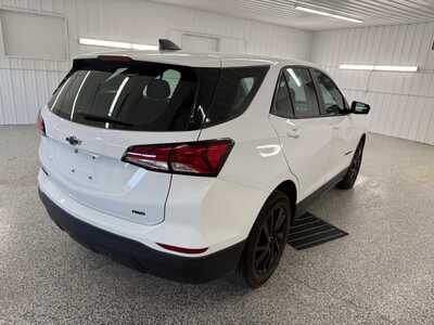 2023 Chevrolet Equinox, $23300.0. Photo 4