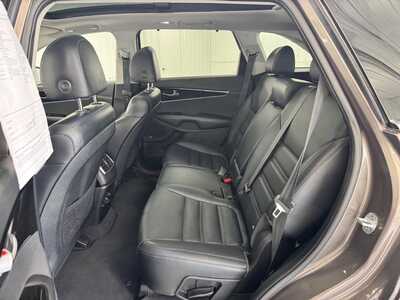 2019 Kia Sorento, $11159.0. Photo 12