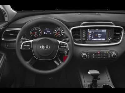 2019 Kia Sorento, $10995.0. Photo 4