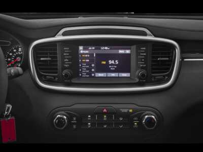 2019 Kia Sorento, $10995.0. Photo 7