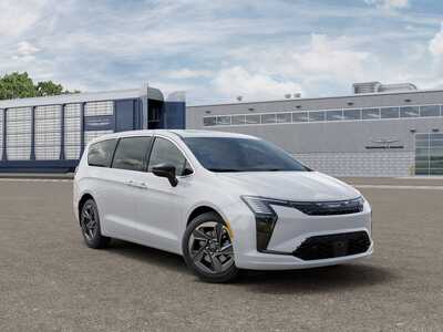 2027 Chrysler Pacifica, $54539.0. Photo 3