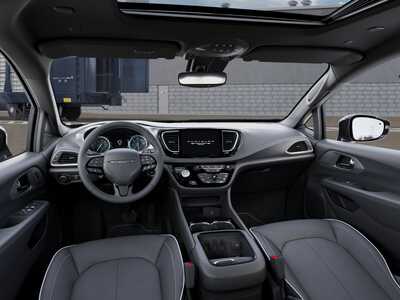 2027 Chrysler Pacifica, $54539.0. Photo 8
