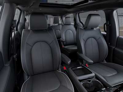 2027 Chrysler Pacifica, $54539.0. Photo 9