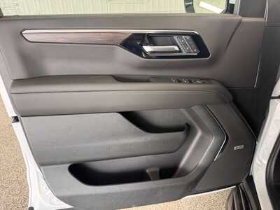 2026 Chevrolet Suburban, $77614.0. Photo 8