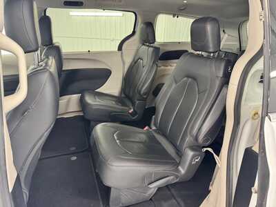 2020 Chrysler Pacifica, $18159.0. Photo 12