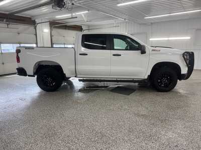 2025 Chevrolet 1500 Crew Cab, $45614.0. Photo 5