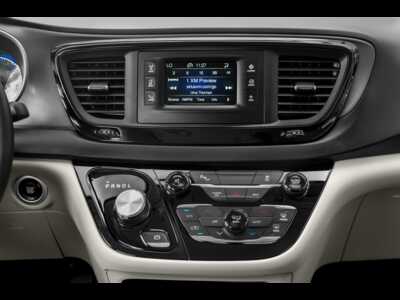 2019 Chrysler Pacifica, $14159.0. Photo 7