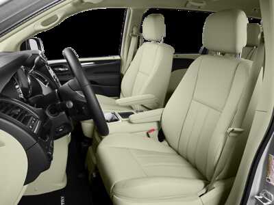 2011 Chrysler Town & Country, $4159.0. Photo 6