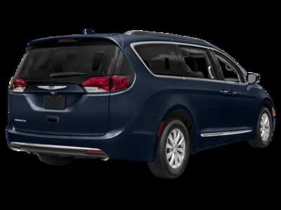 2018 Chrysler Pacifica, $20159.0. Photo 2