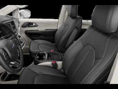 2018 Chrysler Pacifica, $20159.0. Photo 6