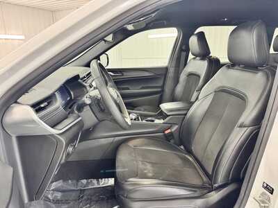2024 Jeep Grand Cherokee, $33159.0. Photo 12