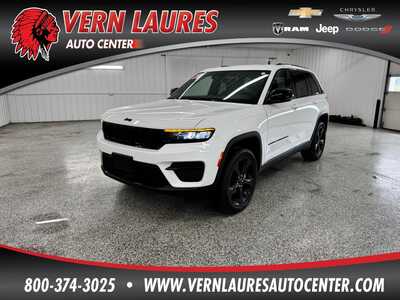 2024 Jeep Grand Cherokee, $33159.0. Photo 2