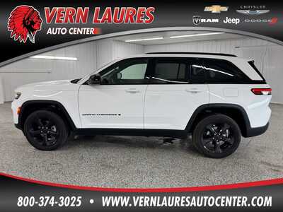 2024 Jeep Grand Cherokee, $33159.0. Photo 3