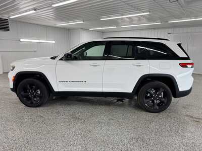 2024 Jeep Grand Cherokee, $33159.0. Photo 4