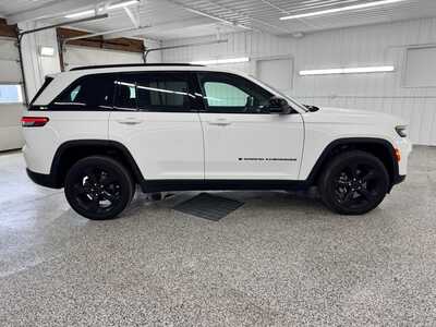 2024 Jeep Grand Cherokee, $33159.0. Photo 7