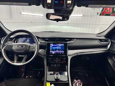 2024 Jeep Grand Cherokee, $33159.0. Photo 9