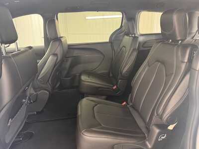 2027 Chrysler Pacifica, $48274.0. Photo 10