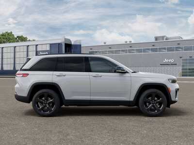 2026 Jeep Grand Cherokee, $47569.0. Photo 12