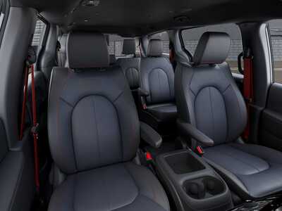 2027 Chrysler Pacifica, $47699.0. Photo 9