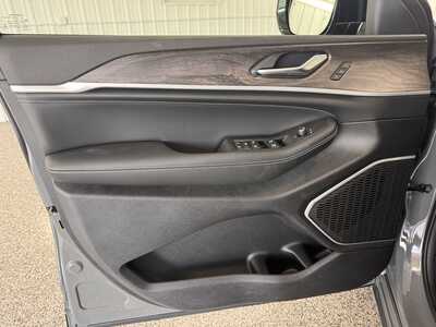 2027 Jeep Grand Cherokee L, $55979.0. Photo 8