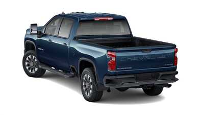 2026 Chevrolet 2500 Crew Cab, $60324.0. Photo 2