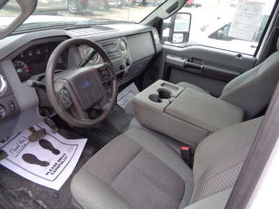 2013 Ford F250 Ext Cab, $15500. Photo 7