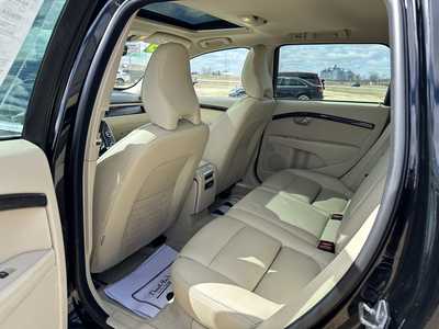 2015 Volvo XC70, $12995. Photo 9