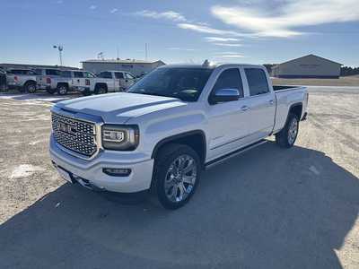 2017 GMC 1500 Crew Cab, $28500. Photo 3