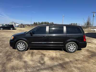 2014 Chrysler Town & Country, $5995. Photo 4