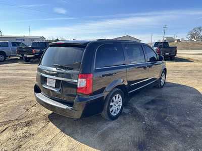 2014 Chrysler Town & Country, $5995. Photo 7