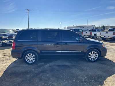 2014 Chrysler Town & Country, $5995. Photo 8