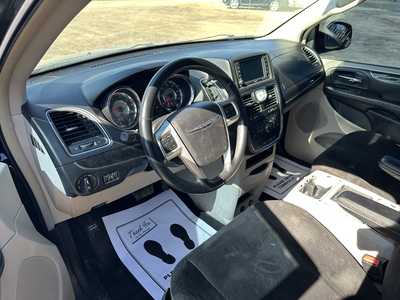 2014 Chrysler Town & Country, $5995. Photo 9