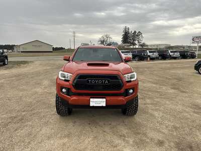 2018 Toyota Tacoma, $27950. Photo 2