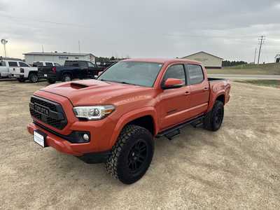 2018 Toyota Tacoma, $27950. Photo 3