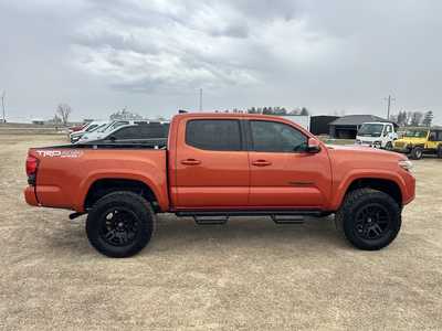 2018 Toyota Tacoma, $27950. Photo 8
