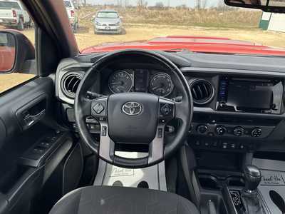 2018 Toyota Tacoma, $27950. Photo 10