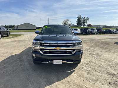2017 Chevrolet 1500 Crew Cab, $24995. Photo 2