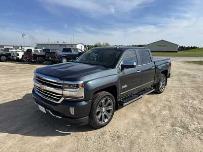 2017 Chevrolet 1500 Crew Cab, $24995. Photo 3