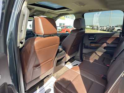 2017 Chevrolet 1500 Crew Cab, $24995. Photo 11