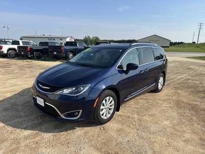 2018 Chrysler Pacifica, $18500. Photo 3