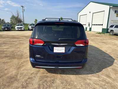 2018 Chrysler Pacifica, $18500. Photo 6
