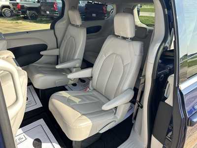 2018 Chrysler Pacifica, $18500. Photo 12