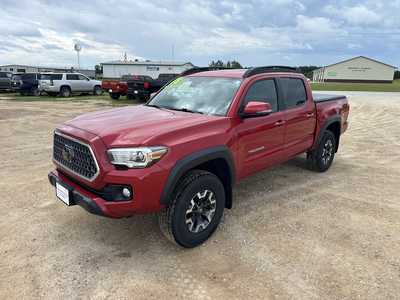 2018 Toyota Tacoma, $31500. Photo 3