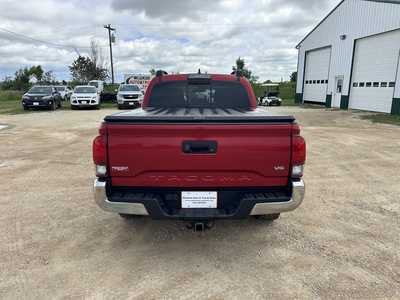 2018 Toyota Tacoma, $31500. Photo 6