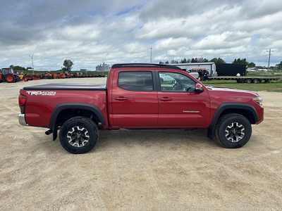 2018 Toyota Tacoma, $31500. Photo 8