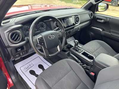 2018 Toyota Tacoma, $31500. Photo 9