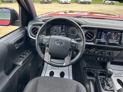 2018 Toyota Tacoma, $31500. Photo 10